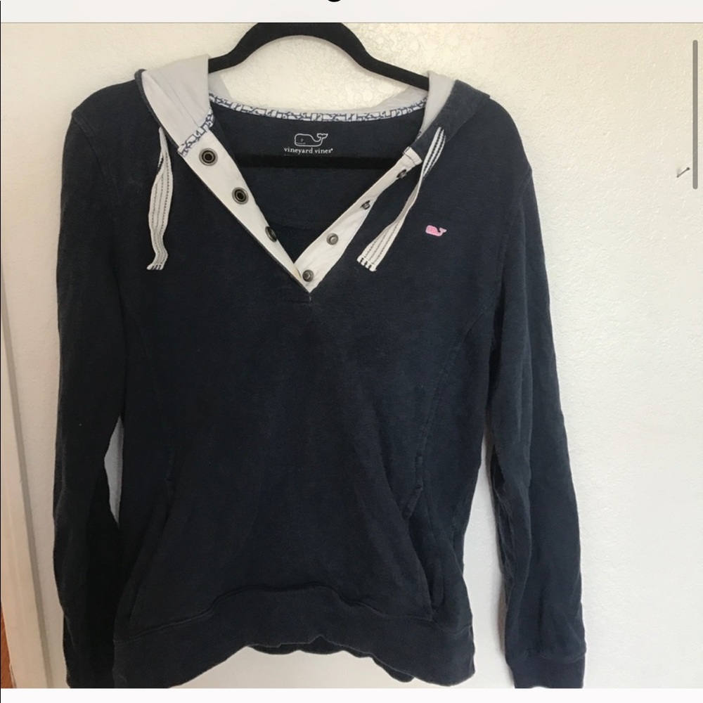 Vineyard vines sweatshirt